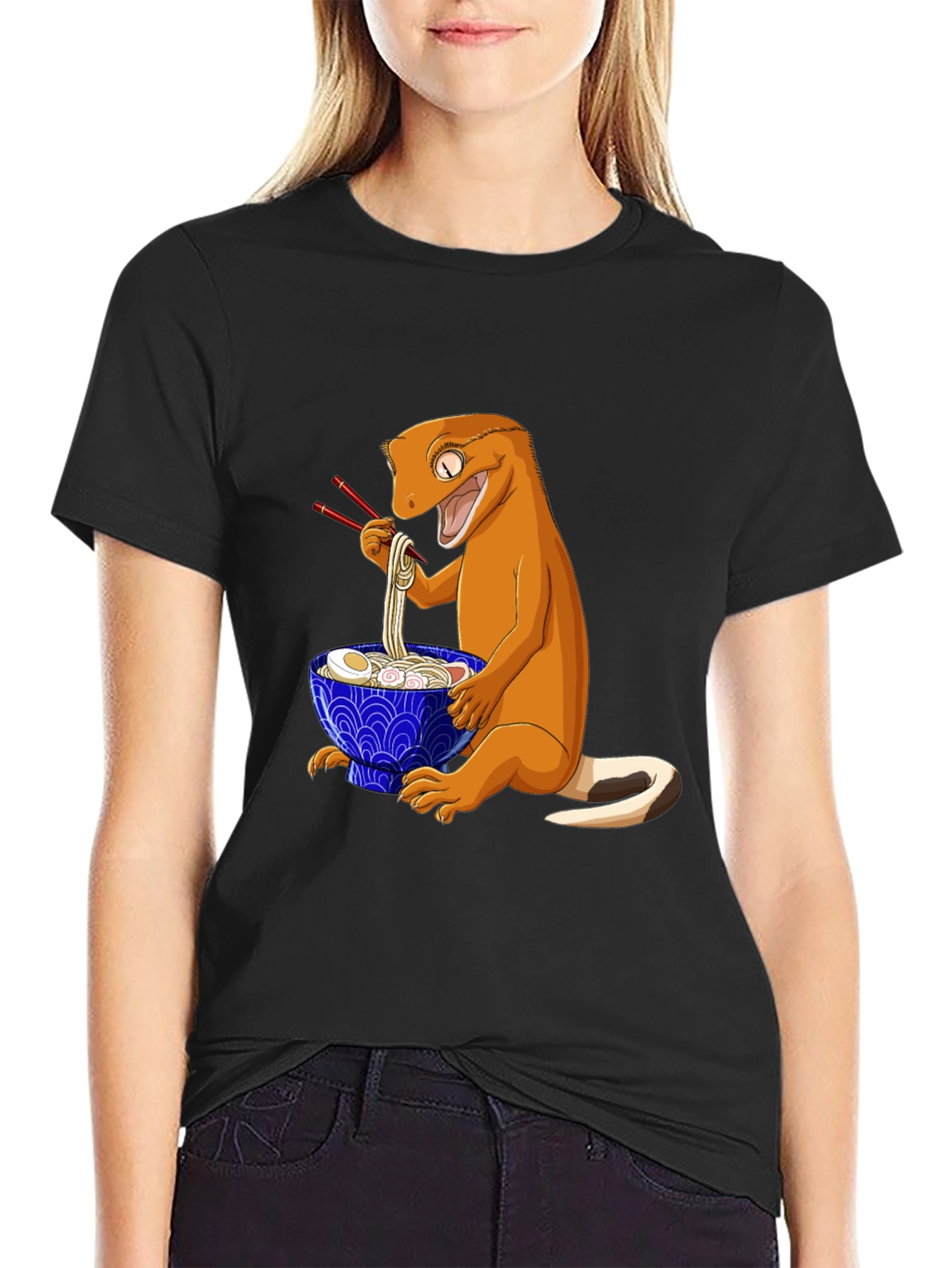 Gecko Ramen T-Shirt: Cute Cartoon Lizard Eating Noodles