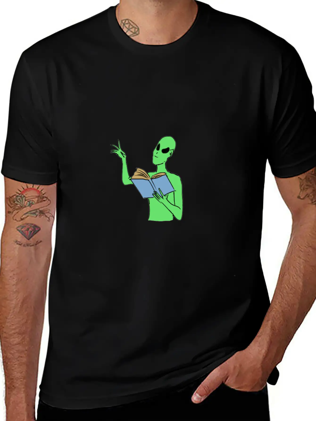 Alien Reading Unisex Casual T-Shirt – Clean Design For Daily Comfort