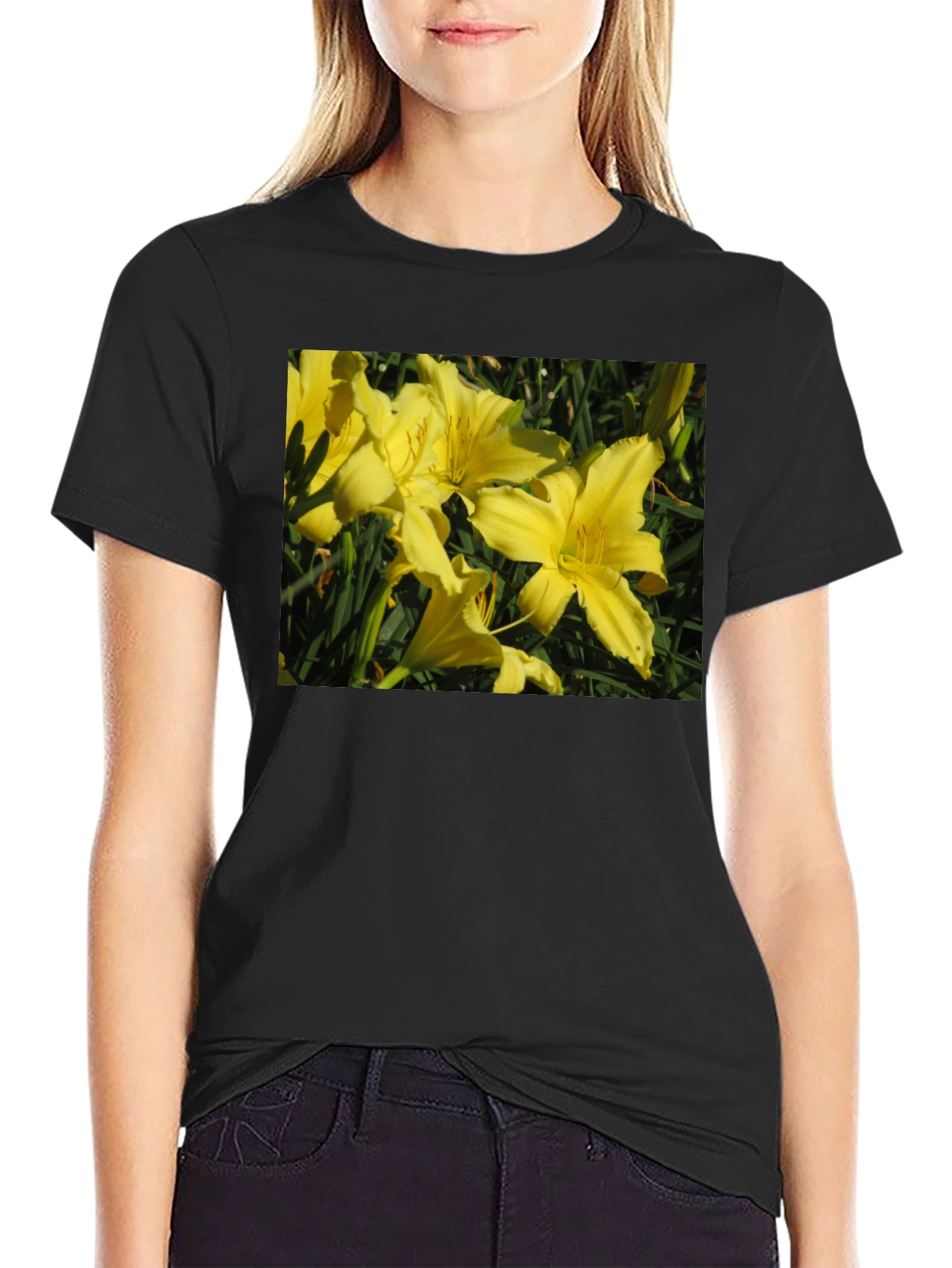 Yellow Lily Graphic T-Shirt