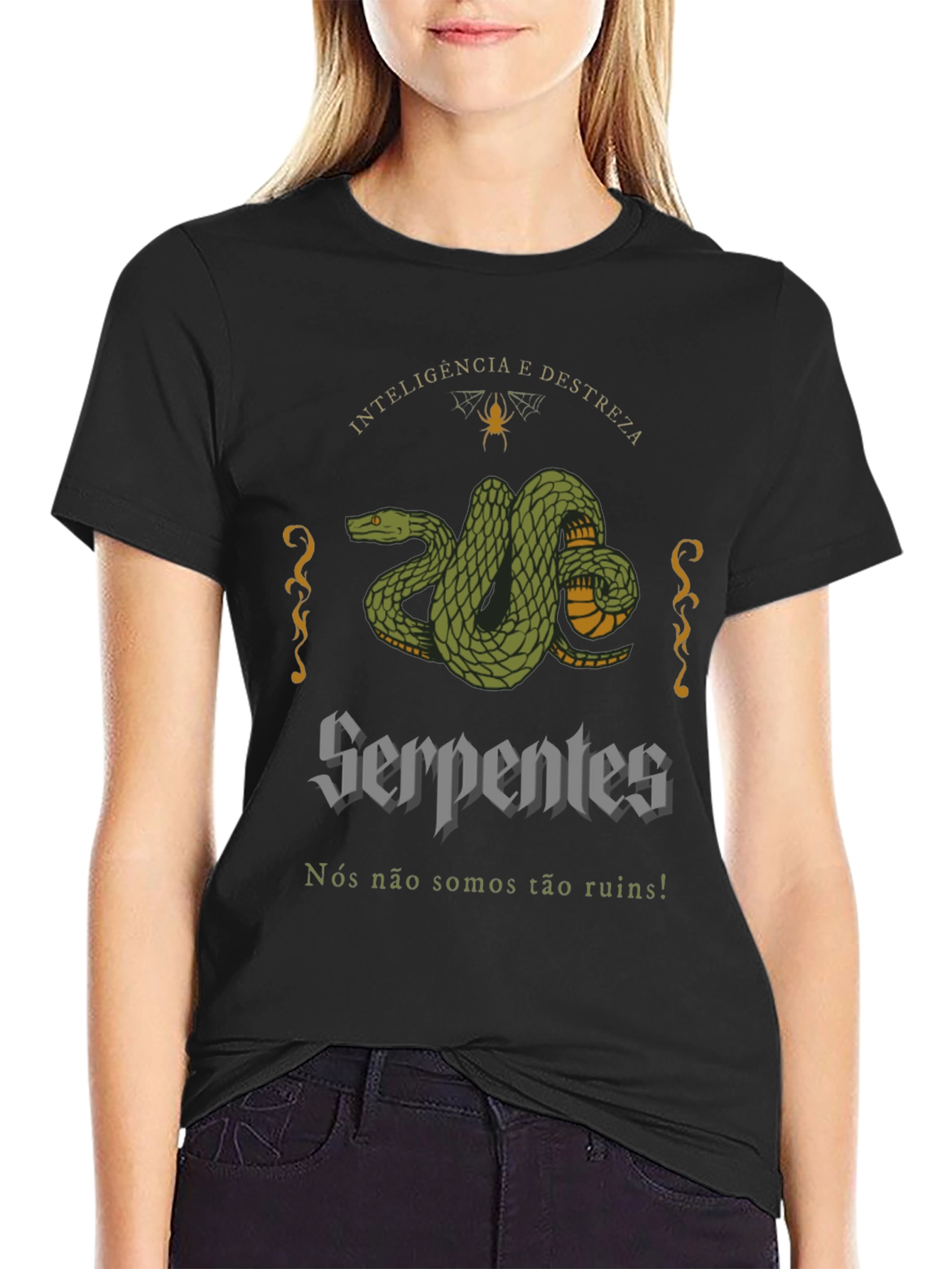 Serpentes T-Shirt: Intelligence and Dexterity Snake Design